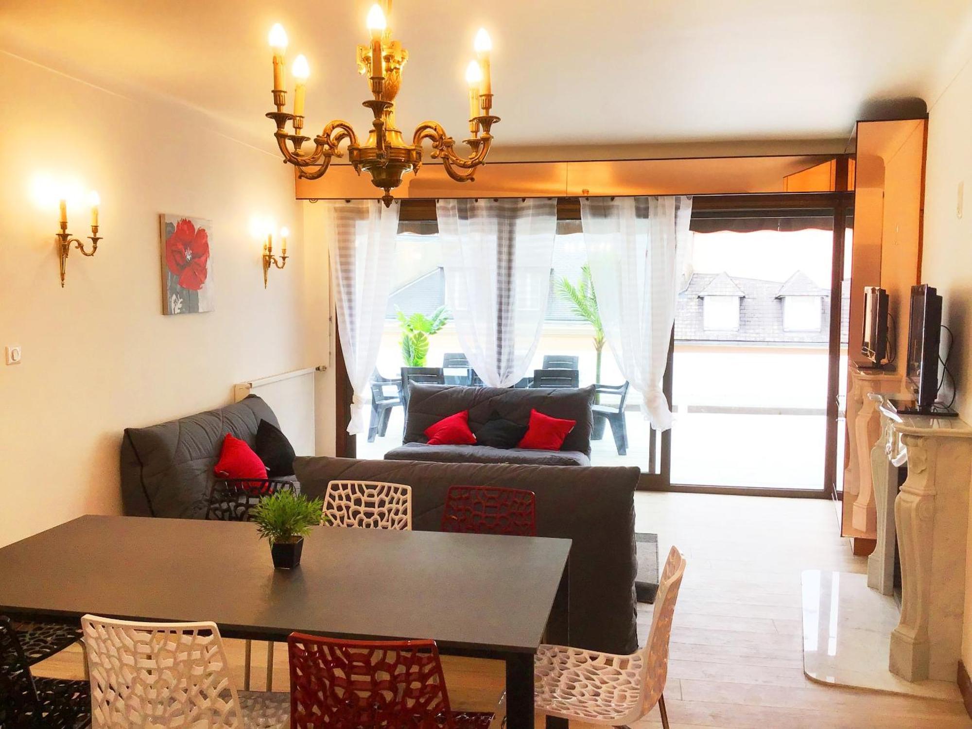 Le Soleil 140 M2 Climatise Parking Prive Proche Sanctuaires Apartment Lourdes